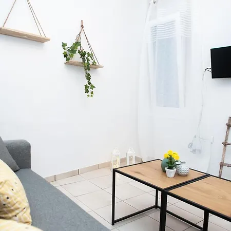 Stylish Apartment *